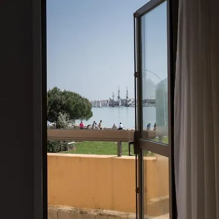 Logis Le Rochelois 3*