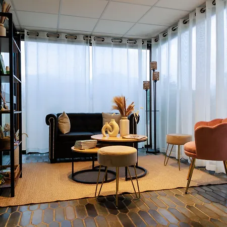 Hotel Logis Le Rochelois