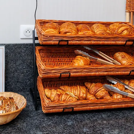 Logis Le Rochelois 3*