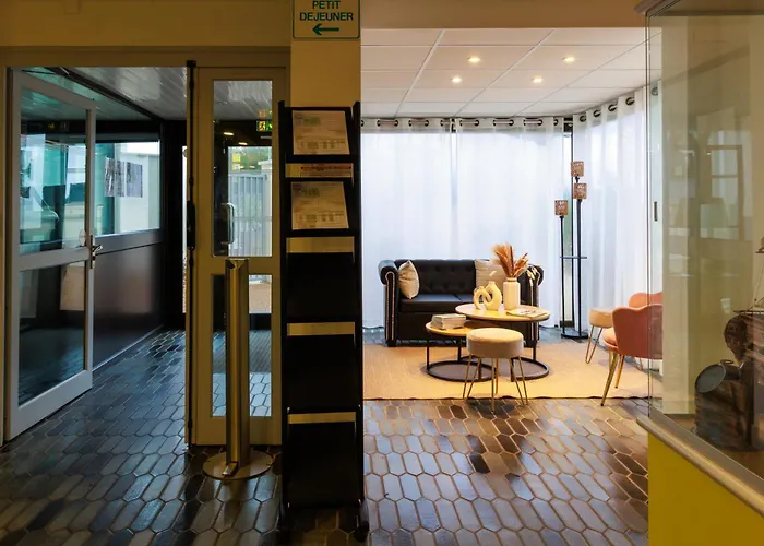 Hotel Logis Le Rochelois