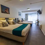 Hotel Logis Le Rochelois