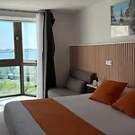 Hotel Logis Le Rochelois 3*