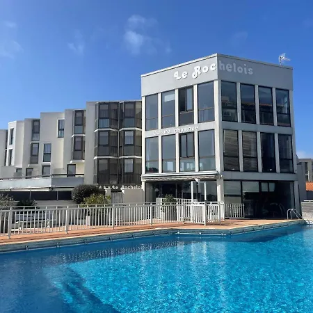 Logis Le Rochelois Hotel