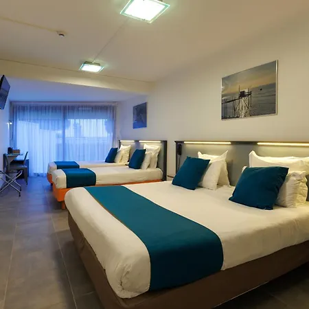 Hotel Logis Le Rochelois 3*