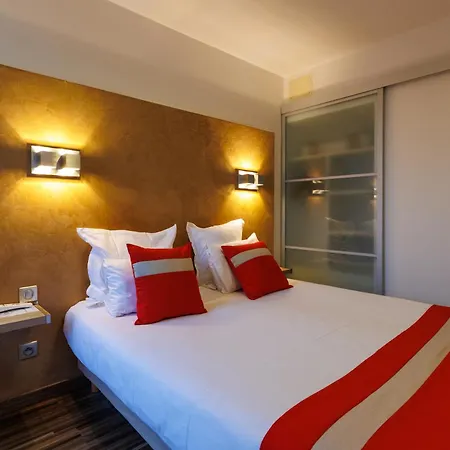 Logis Le Rochelois 3*