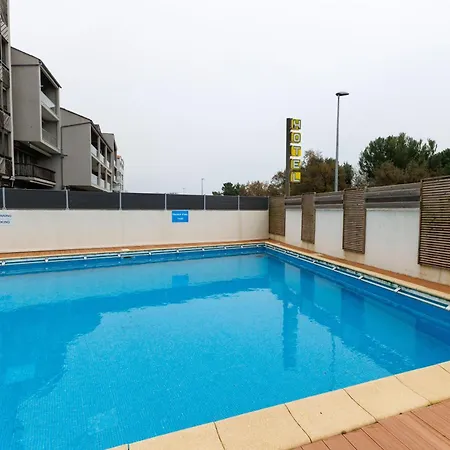 Logis Le Rochelois Hotel