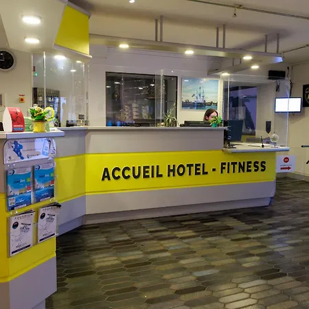 Hotel Logis Le Rochelois 3*