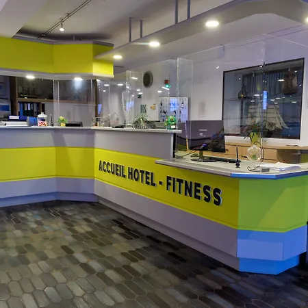 Logis Le Rochelois Otel