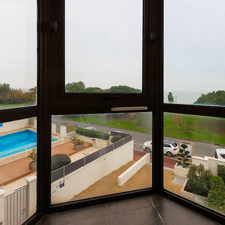 Hotel Logis Le Rochelois 3*
