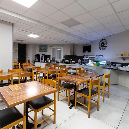 Logis Le Rochelois 3* Λα Ροσέλ