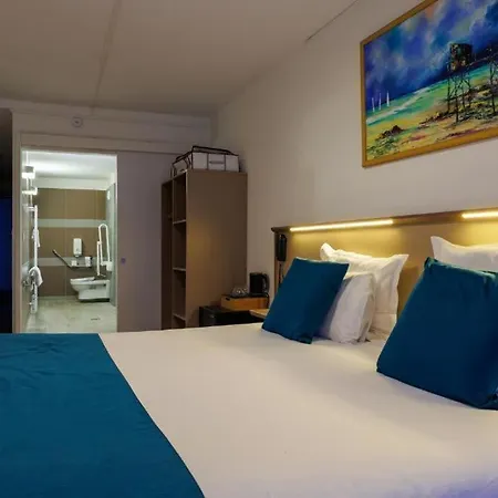 Hotel Logis Le Rochelois