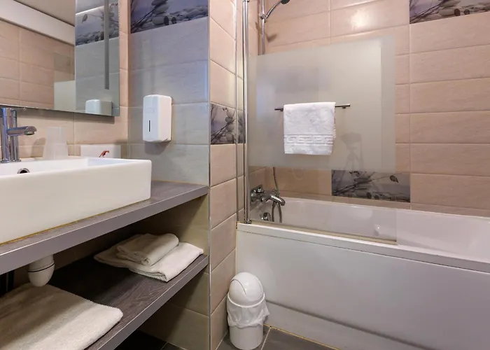 Logis Le Rochelois Hotel La Rochelle (Charente-Maritime)