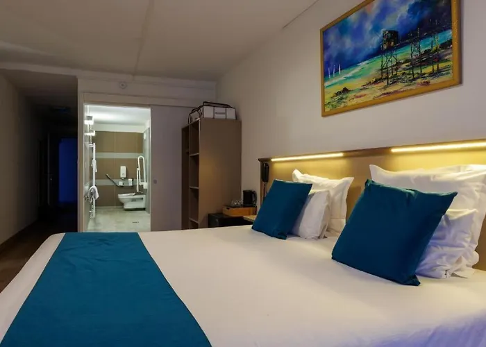 Hotel Logis Le Rochelois